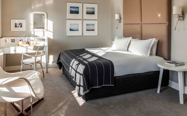 The Crown at Woodbridge - Bedroom