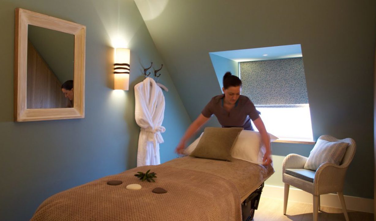 Weavers' House Spa - Treatment Room + Folk