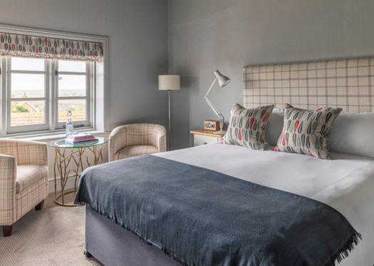 Crown and Castle - bedroom