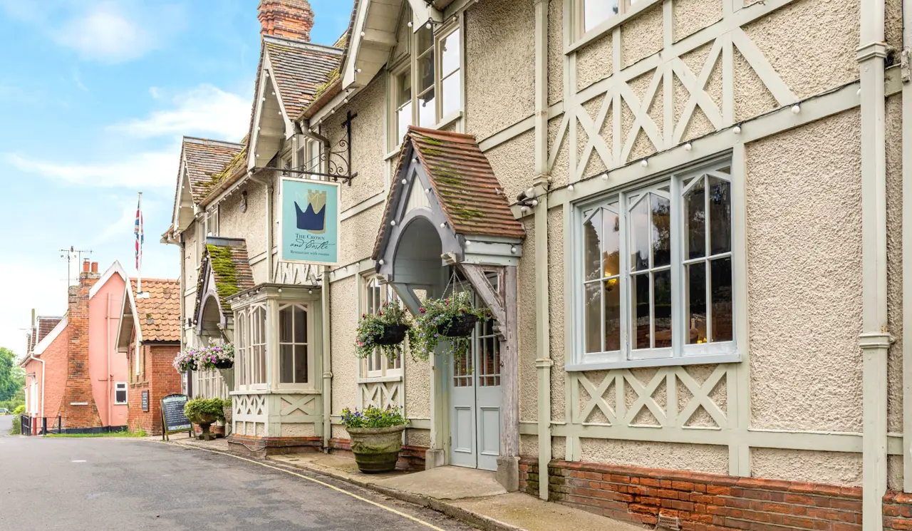 Crown and Castle Orford Exterior 